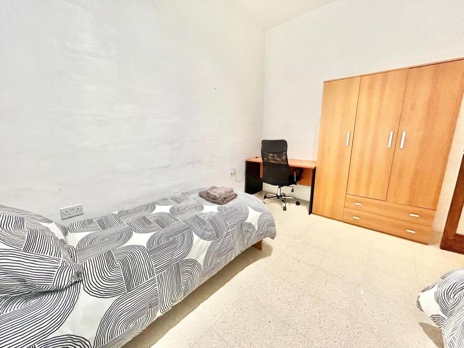 St Julians - Balluta Bay Large 3 Bedroom Apartment Sliema Exteriér fotografie