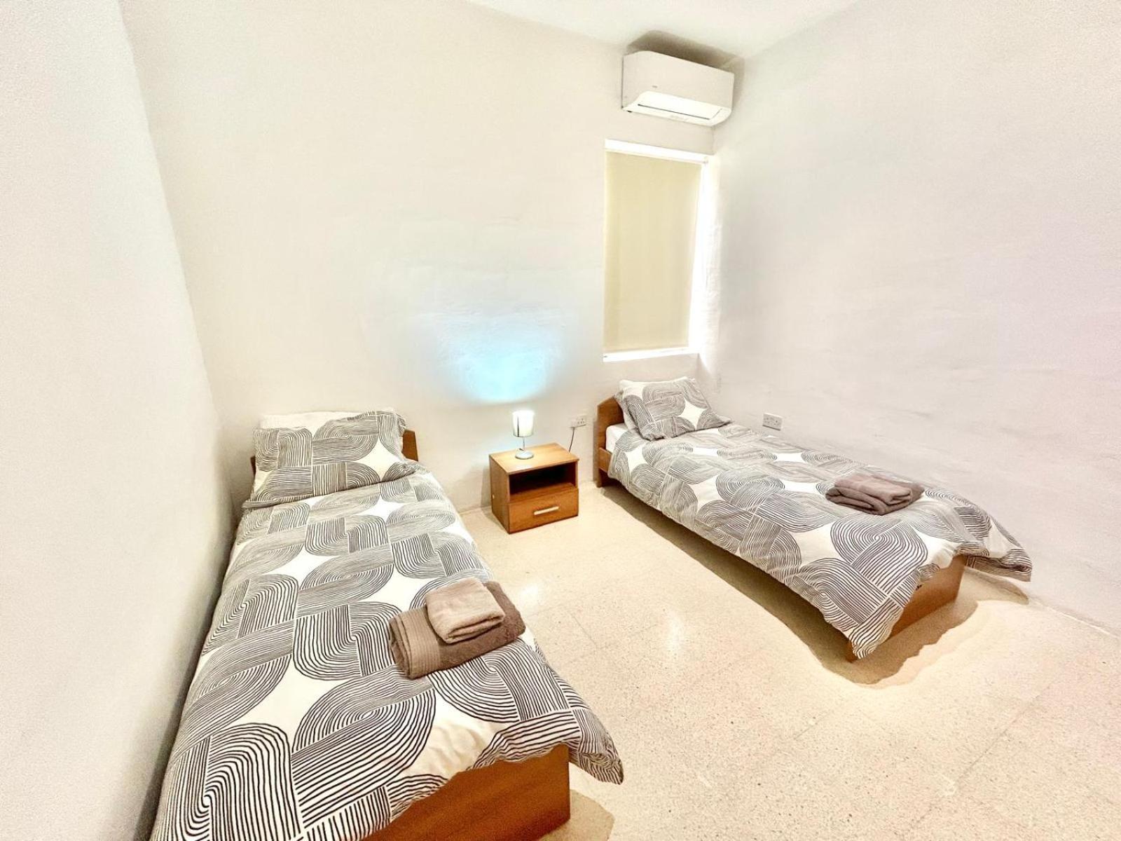 St Julians - Balluta Bay Large 3 Bedroom Apartment Sliema Exteriér fotografie